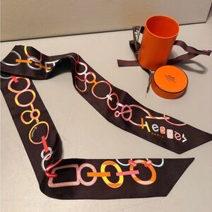 Hermès Twilly Scarf with Chain Print - Brown, Orange, Pink